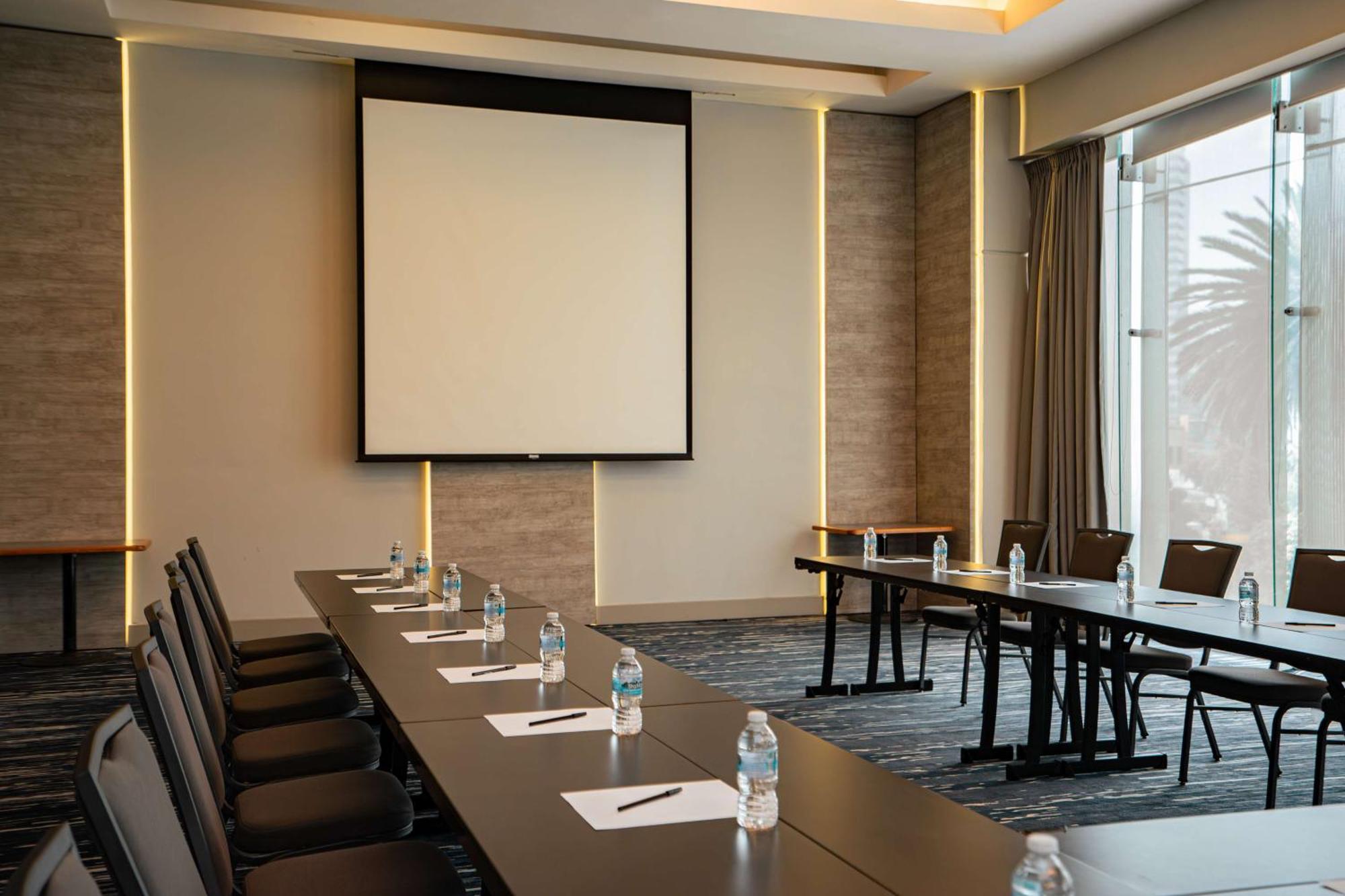 Hilton Garden Inn Mexico City Santa Fe Экстерьер фото